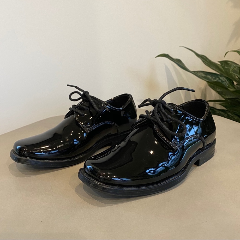 BOYS DRESS SHOES Size 10 TUXEDO